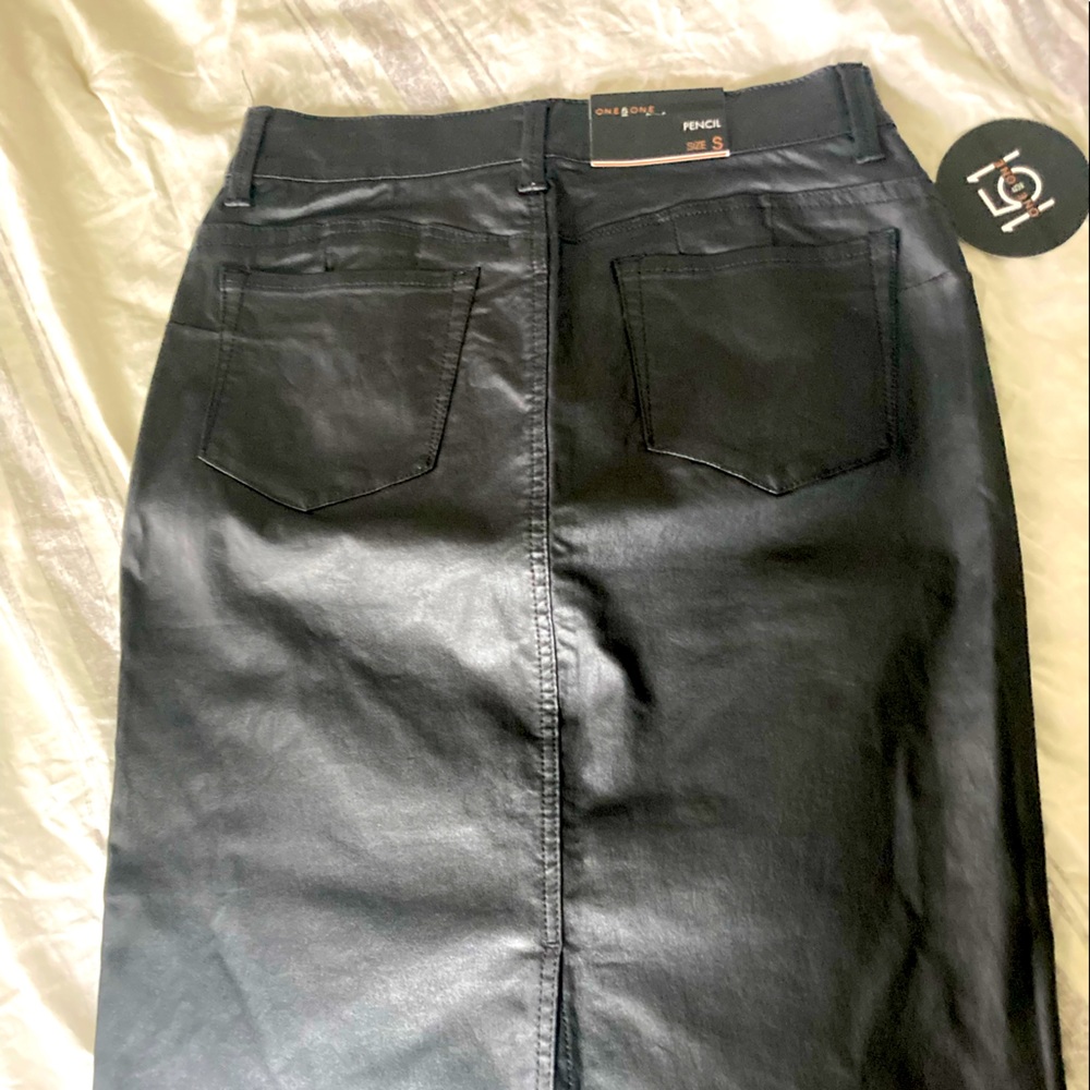 Pencil black skirt